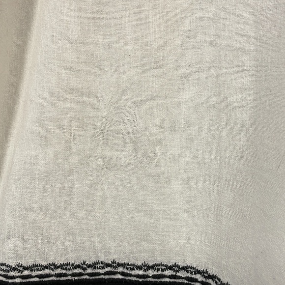 Forever 21 • tunic Blouse • Embroidered • White & Black, S - Picture 8 of 8